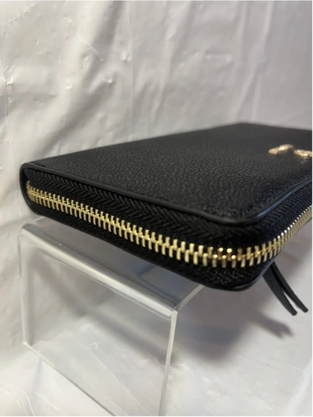 Nine West Zip Around Wallet black Wrist Strap